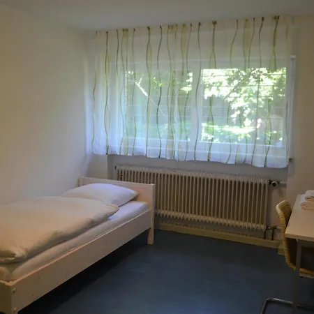 Διαμέρισμα Monteurenwohnung Im Untergeschoss Mit Tageslicht *