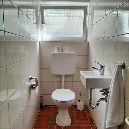 Monteurenwohnung Im Untergeschoss Mit Tageslicht